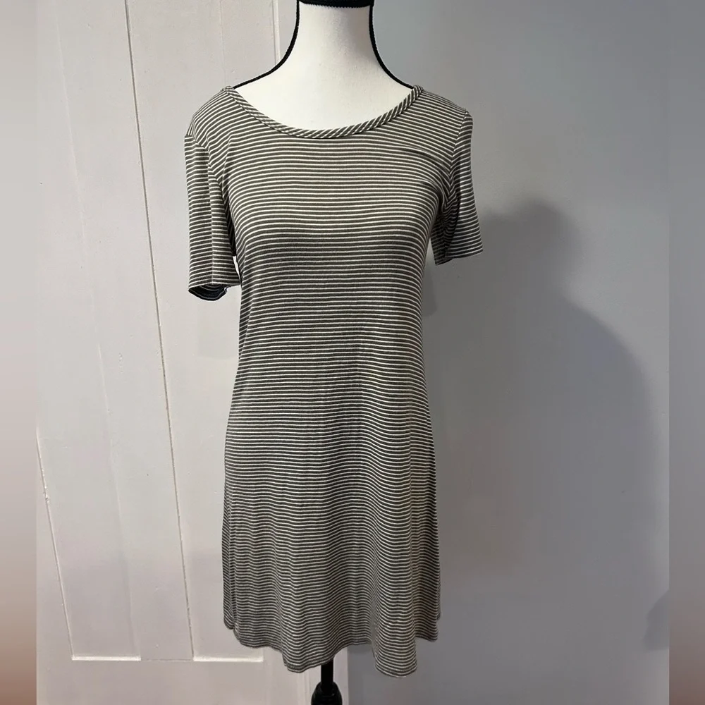 Olivia Rae white striped short-sleeve flowy swing dress.
